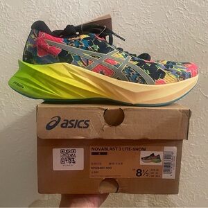 Asics Novablast 3 lite-show